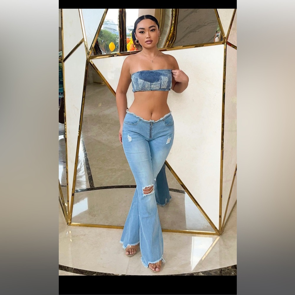 Fashion Nova Britney low rise flare jeans sz 9